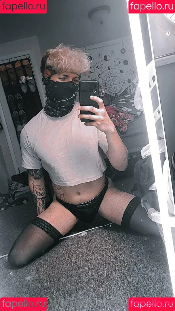 alt_miko Onlyfans Photo Gallery 