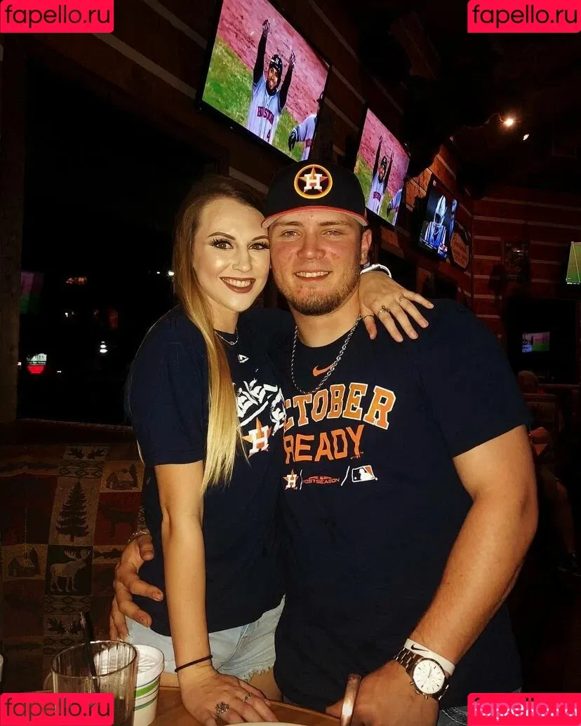 Emilee Atchley Onlyfans Photo Gallery 