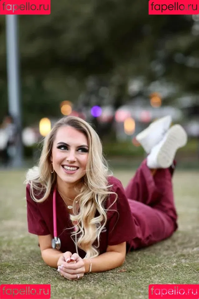 Emilee Atchley Onlyfans Photo Gallery 