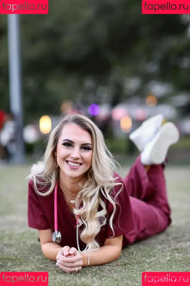 Emilee Atchley Onlyfans Photo Gallery 
