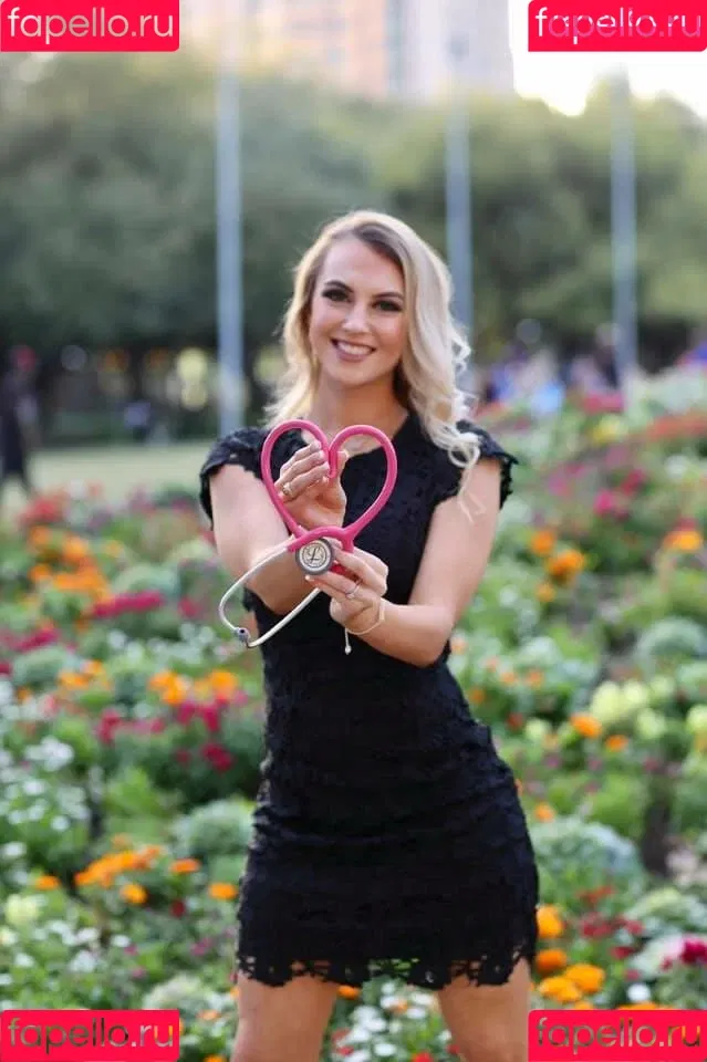 Emilee Atchley Onlyfans Photo Gallery 