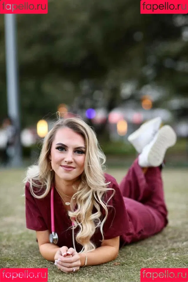 Emilee Atchley Onlyfans Photo Gallery 