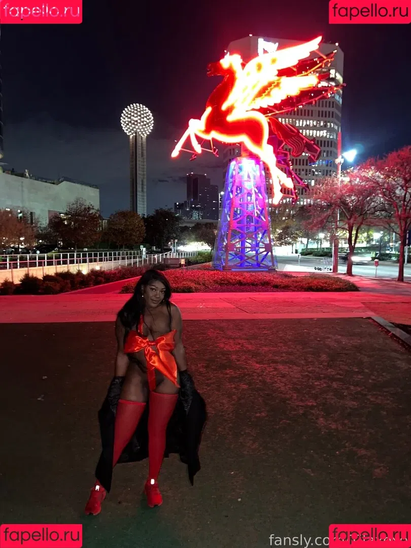 Tilaxoxo Onlyfans Photo Gallery 