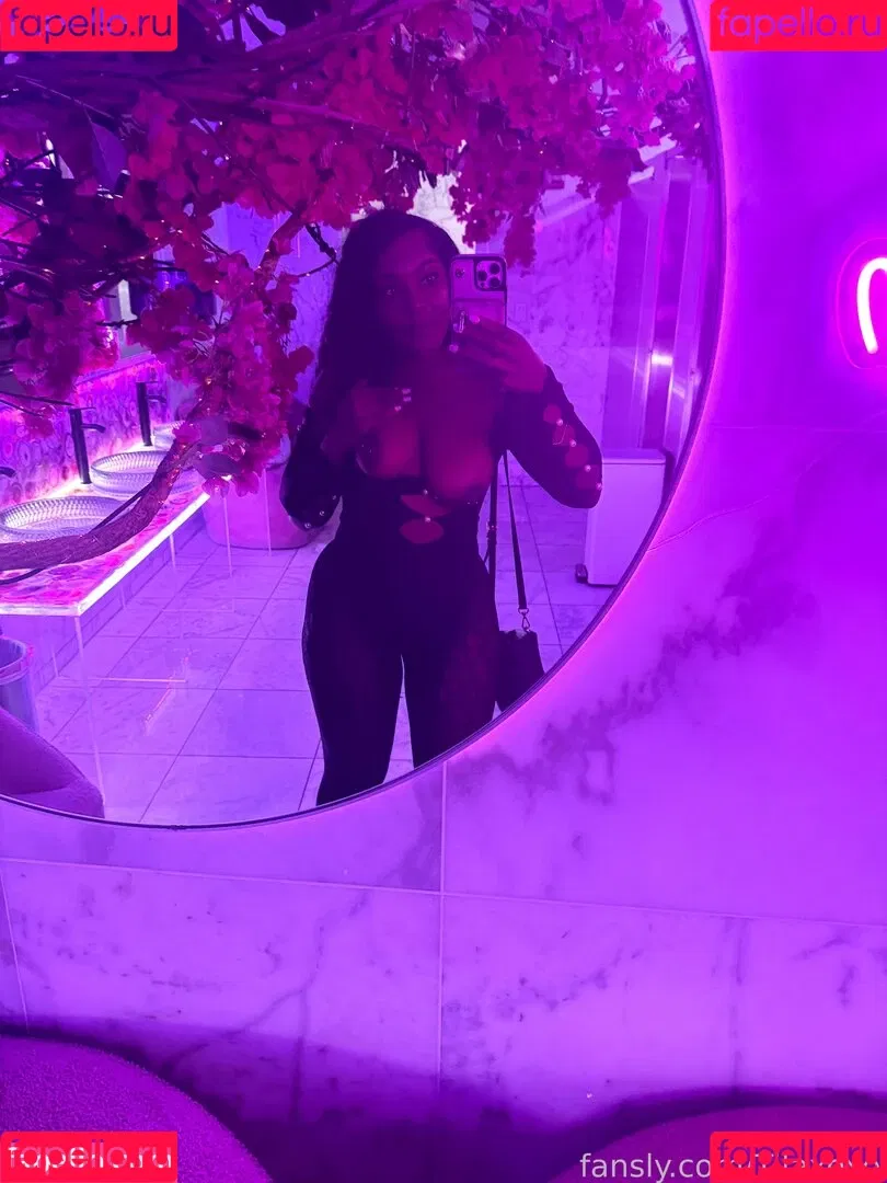 Tilaxoxo Onlyfans Photo Gallery 