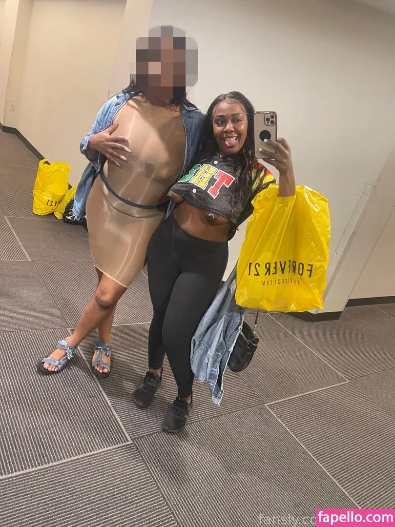 Tilaxoxo Onlyfans Photo Gallery 