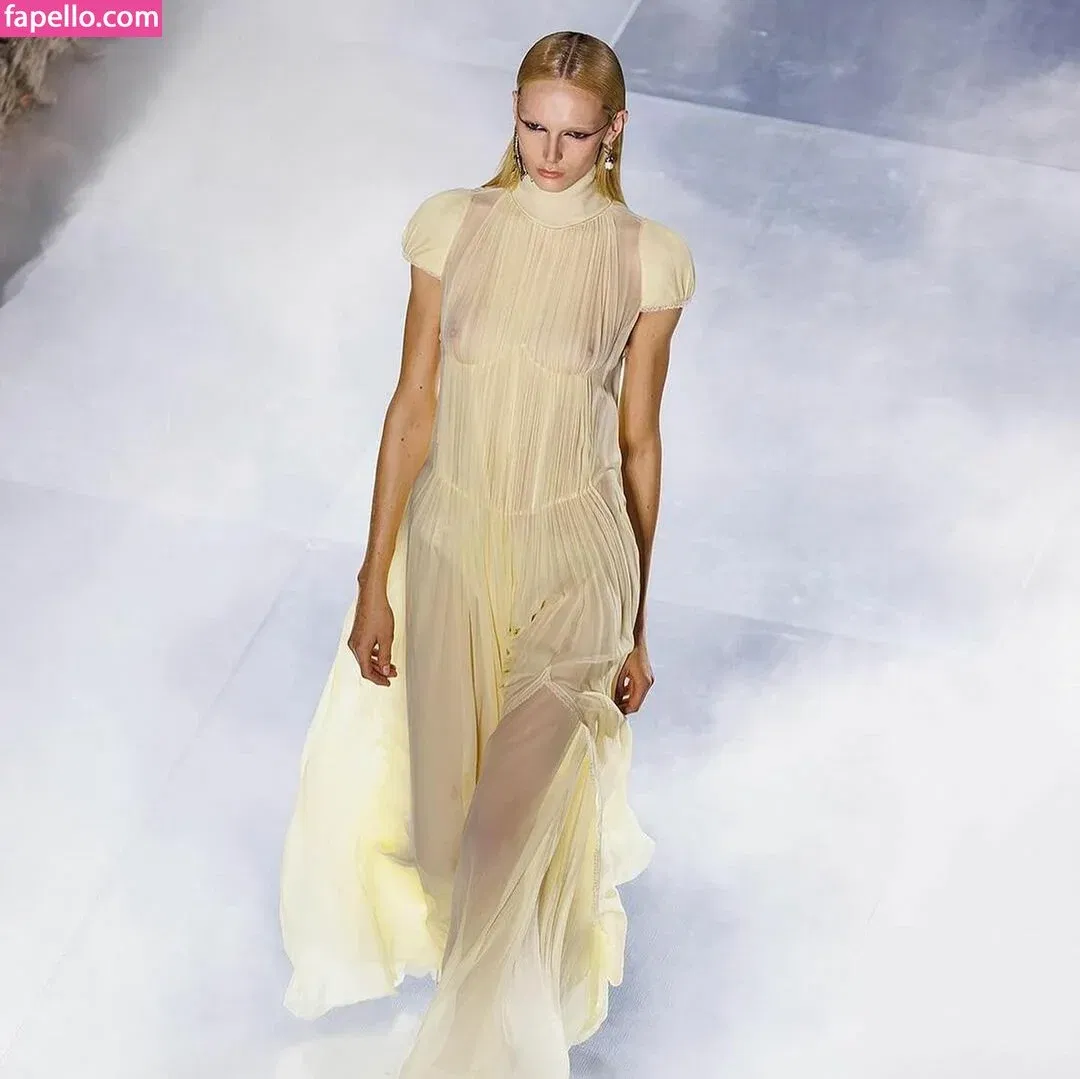 Alex Consani Onlyfans Photo Gallery 