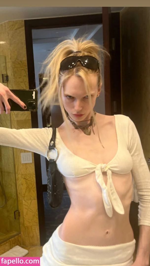 Alex Consani Onlyfans Photo Gallery 