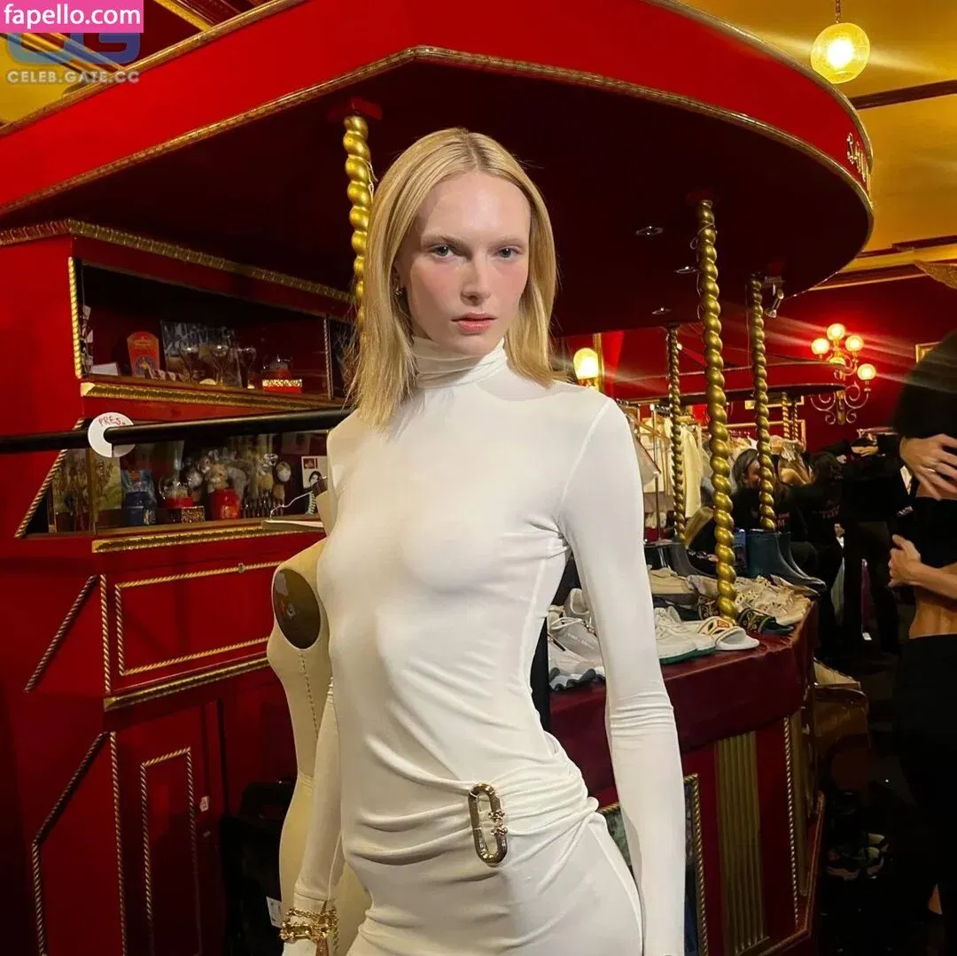 Alex Consani Onlyfans Photo Gallery 