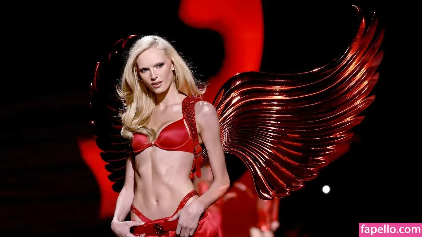 Alex Consani Onlyfans Photo Gallery 