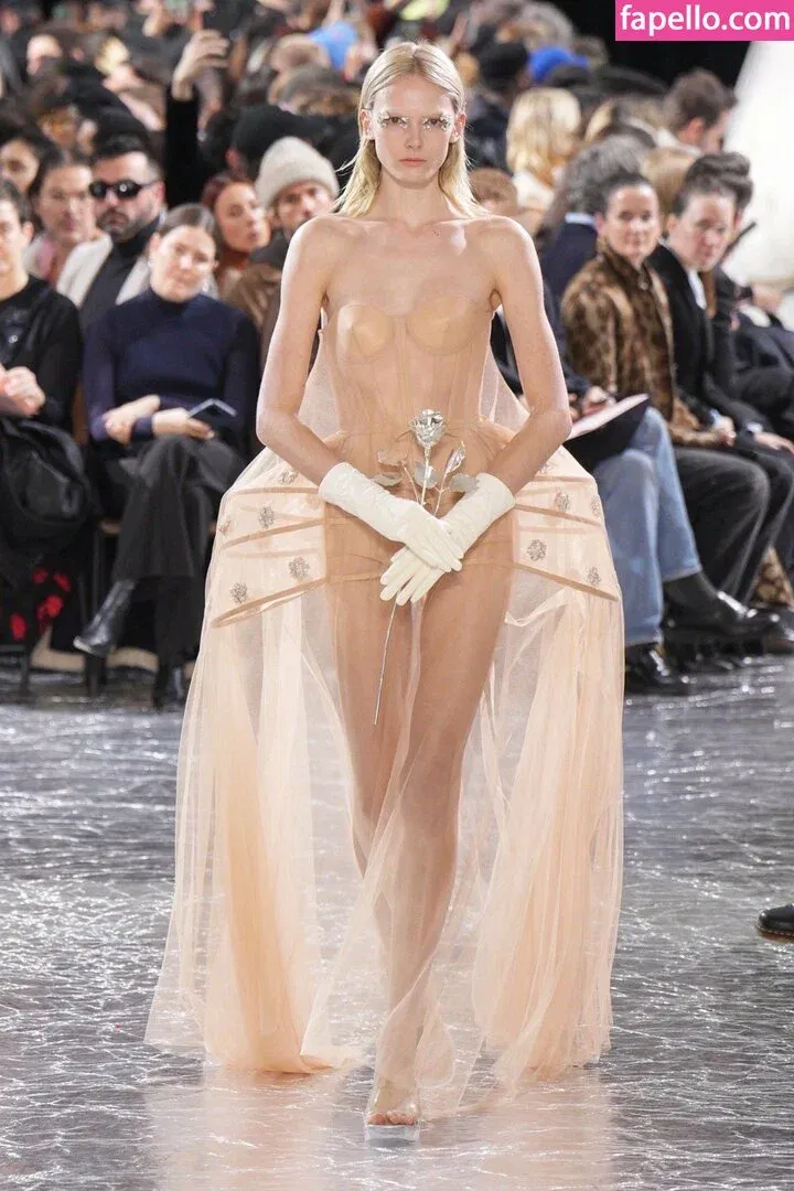 Alex Consani Onlyfans Photo Gallery 