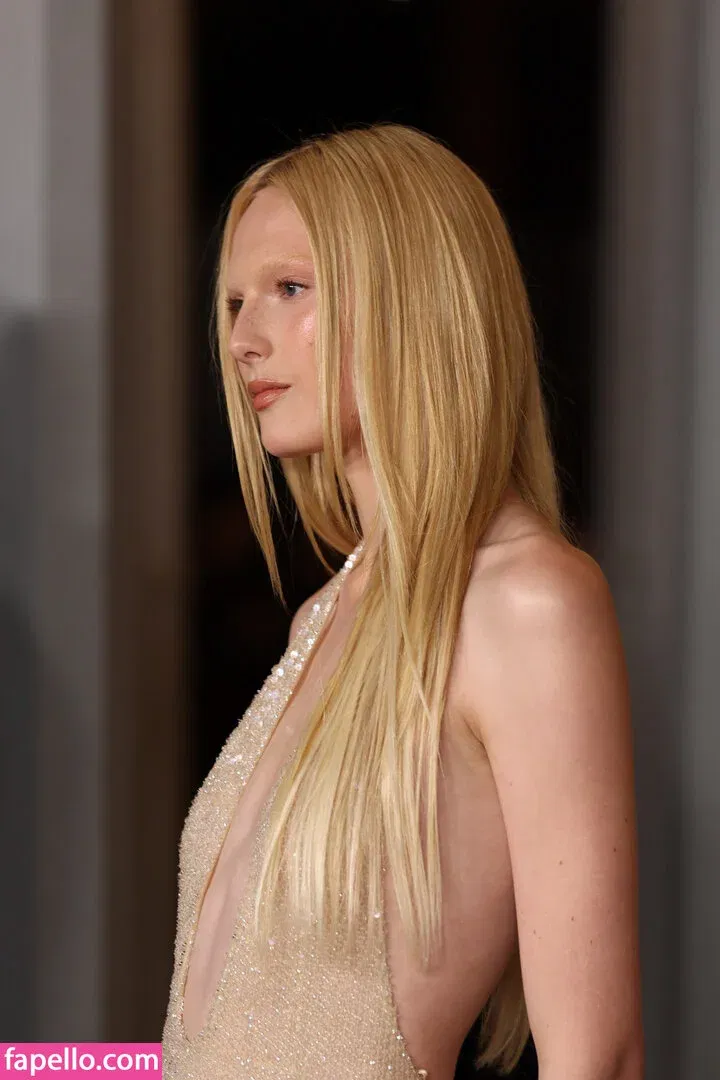 Alex Consani Onlyfans Photo Gallery 