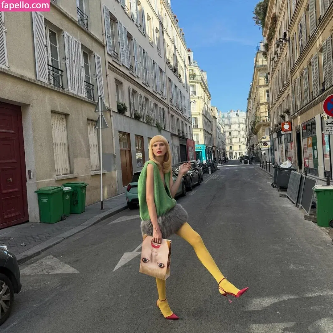 Alex Consani Onlyfans Photo Gallery 