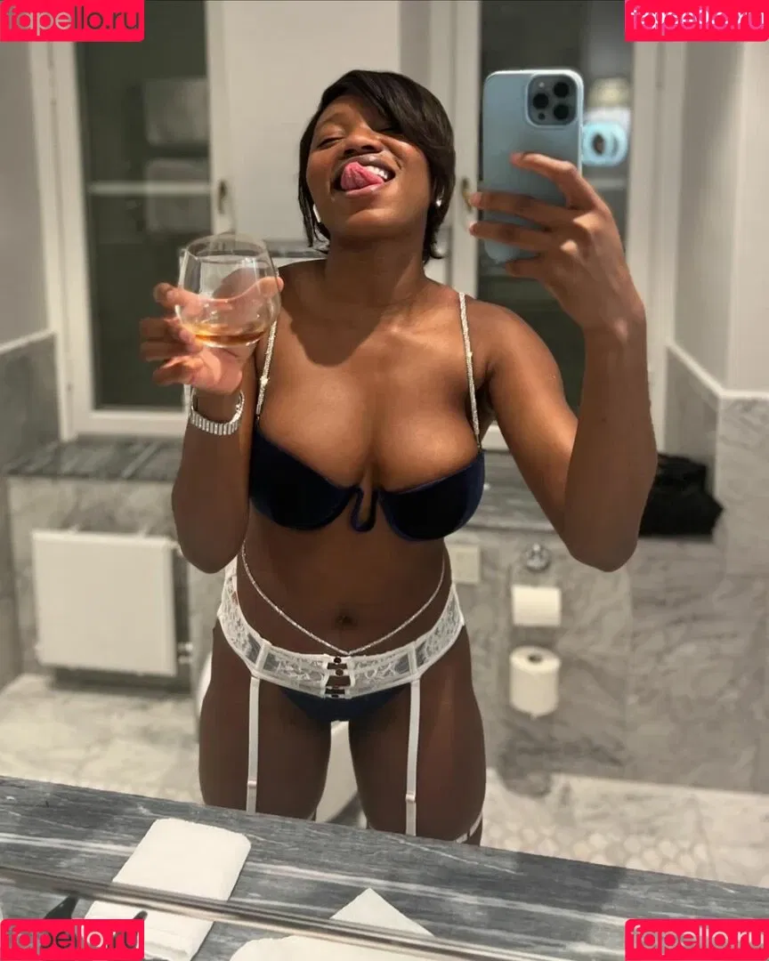 a.desuwa__ Onlyfans Photo Gallery 