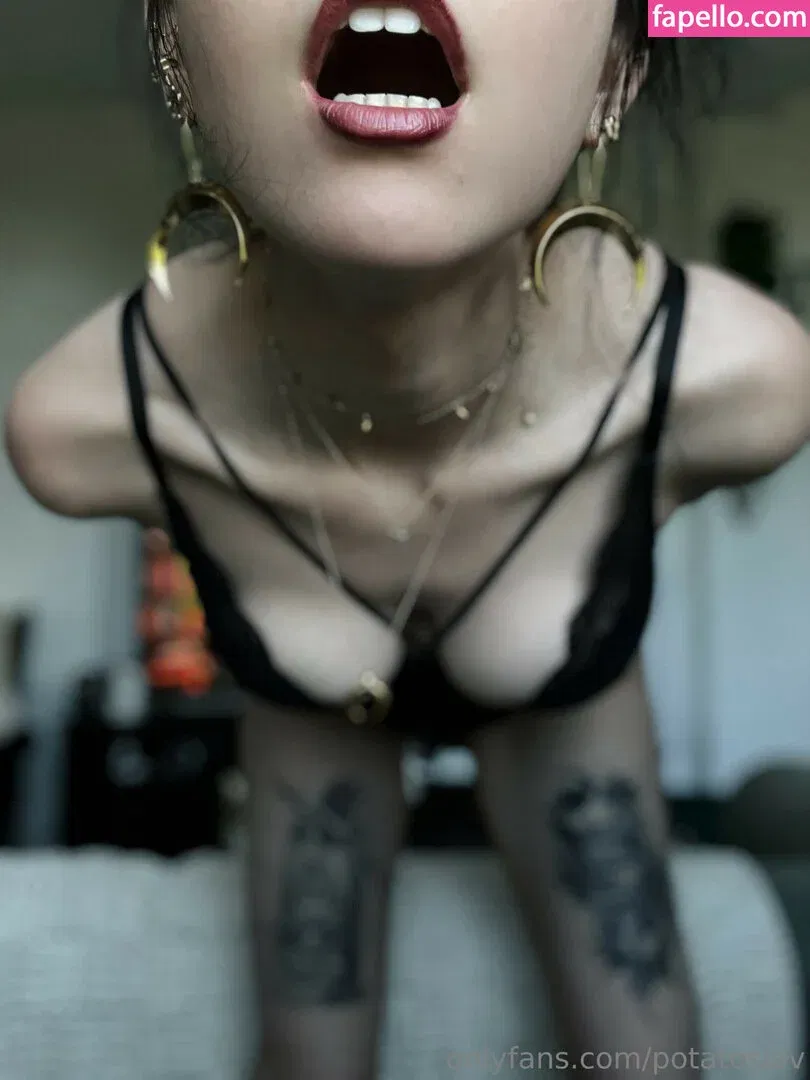 potatoslav Onlyfans Photo Gallery 