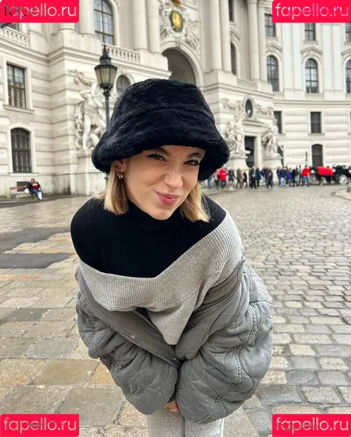 rebecastones Onlyfans Photo Gallery 