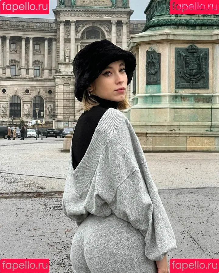 rebecastones Onlyfans Photo Gallery 