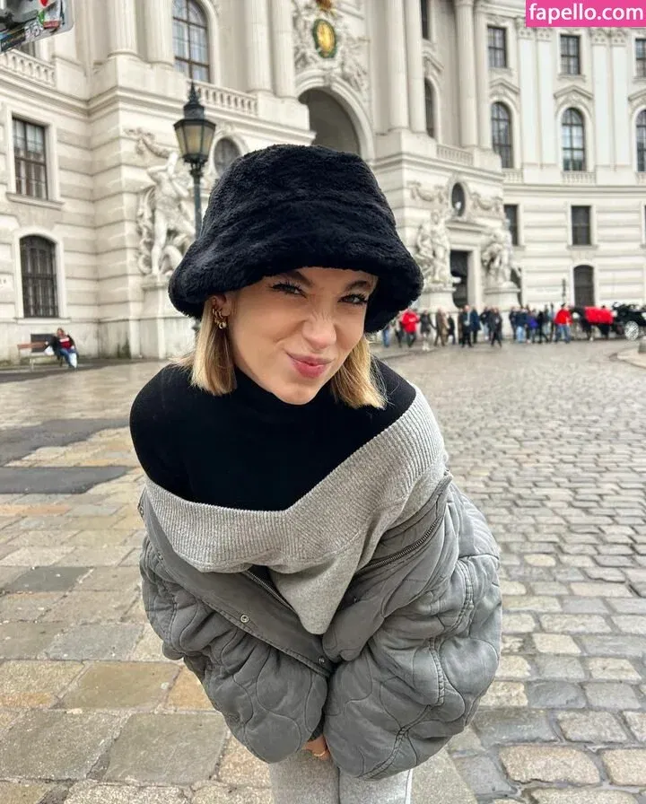 rebecastones Onlyfans Photo Gallery 