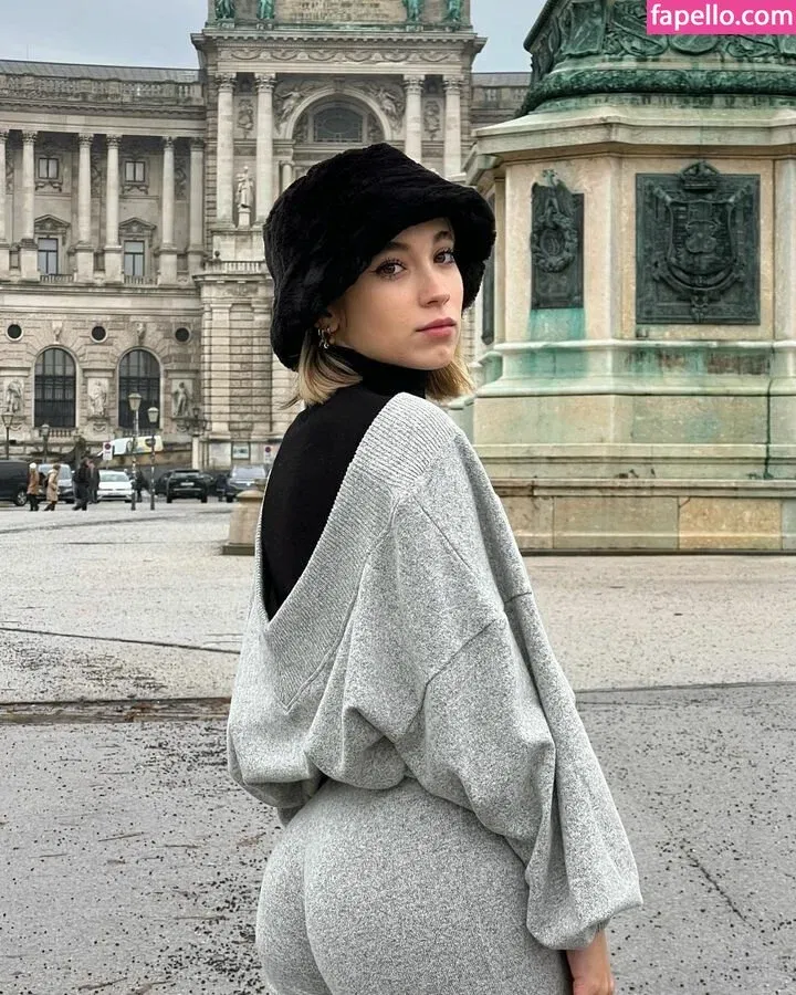 rebecastones Onlyfans Photo Gallery 