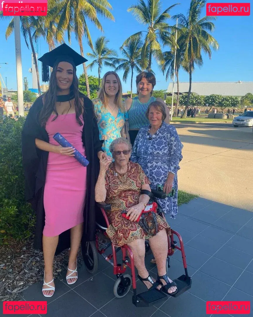 moremolly Onlyfans Photo Gallery 