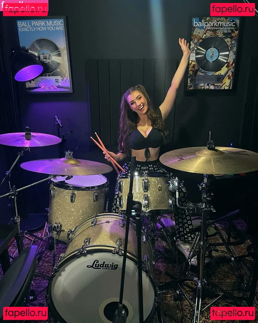 moremolly Onlyfans Photo Gallery 