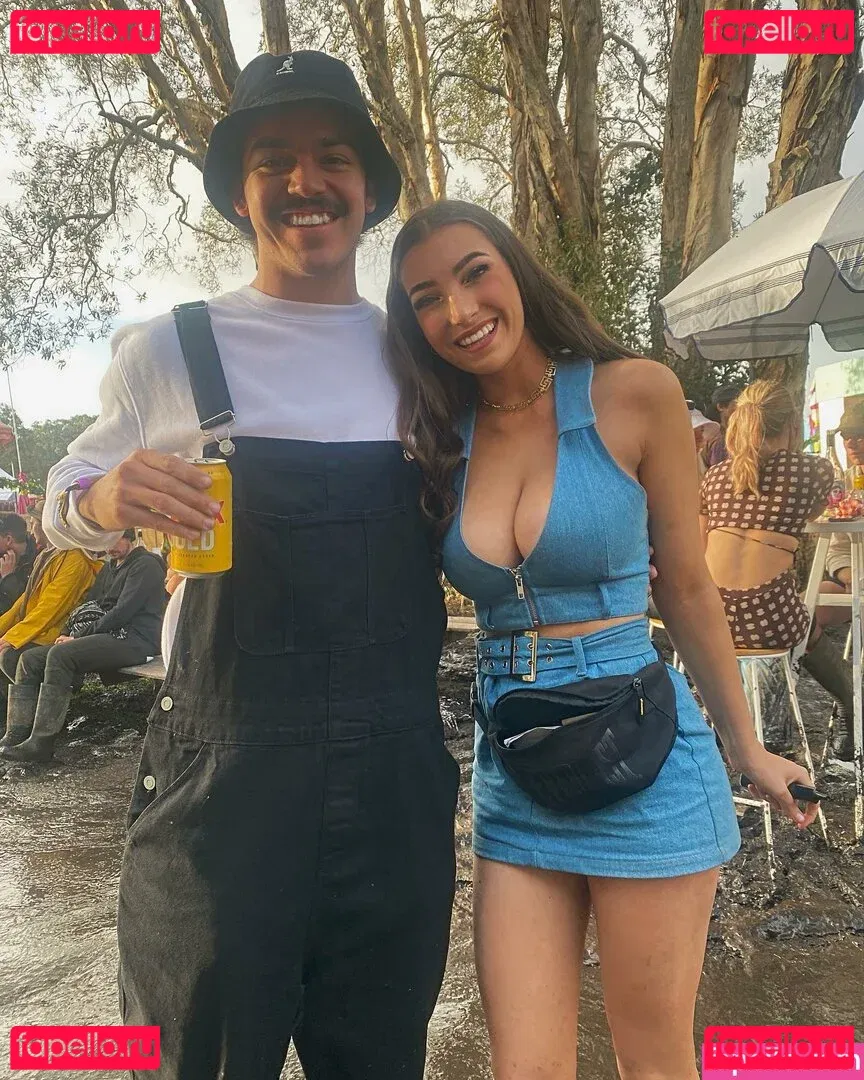 moremolly Onlyfans Photo Gallery 