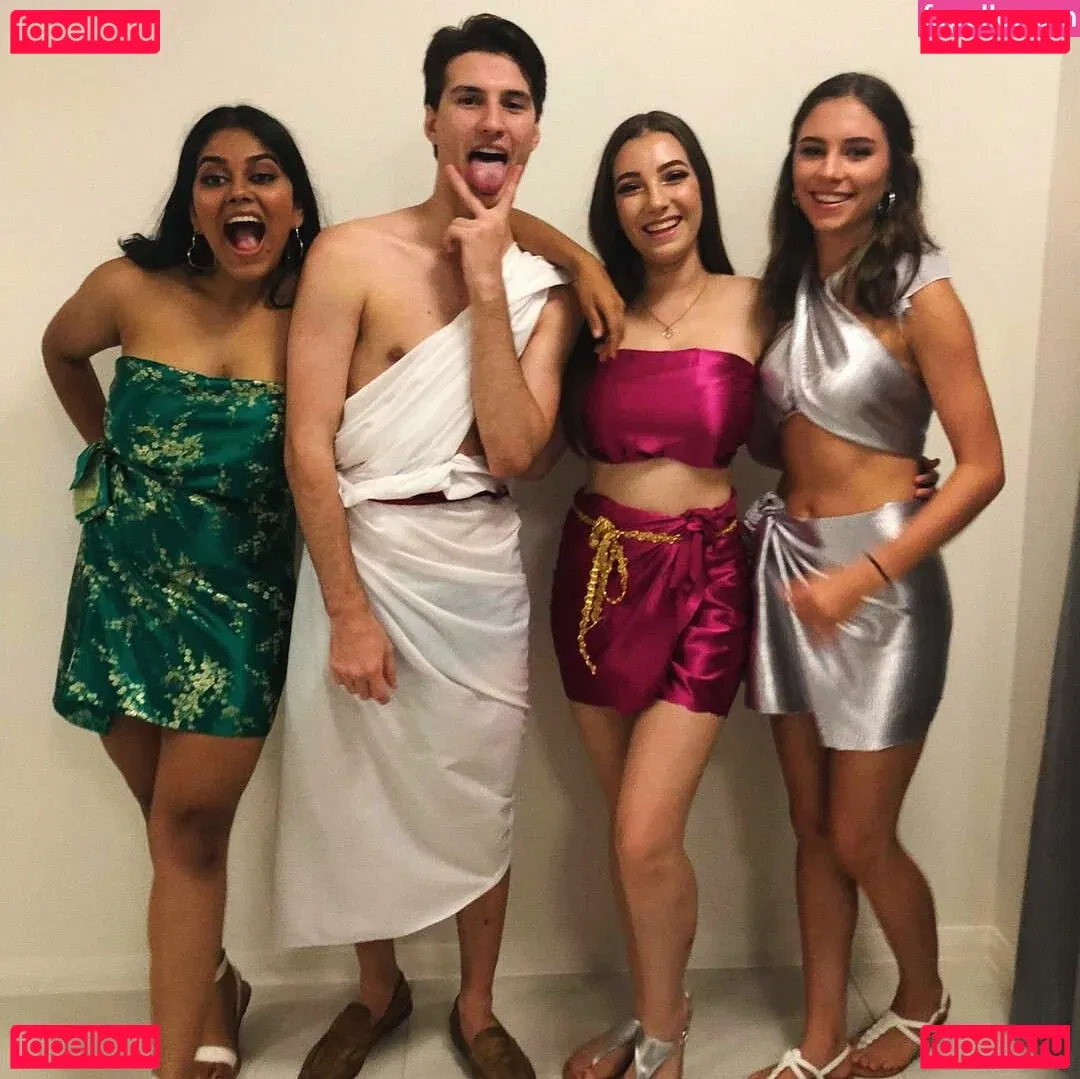 moremolly Onlyfans Photo Gallery 