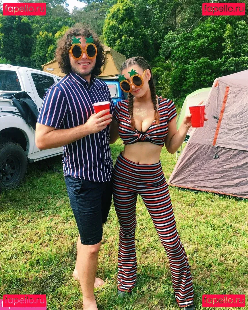 moremolly Onlyfans Photo Gallery 