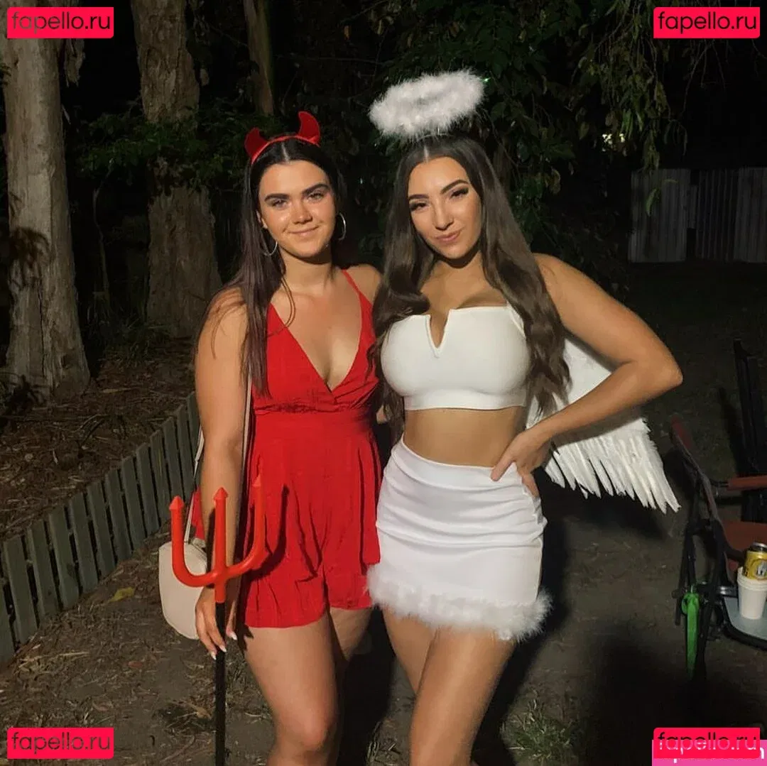 moremolly Onlyfans Photo Gallery 