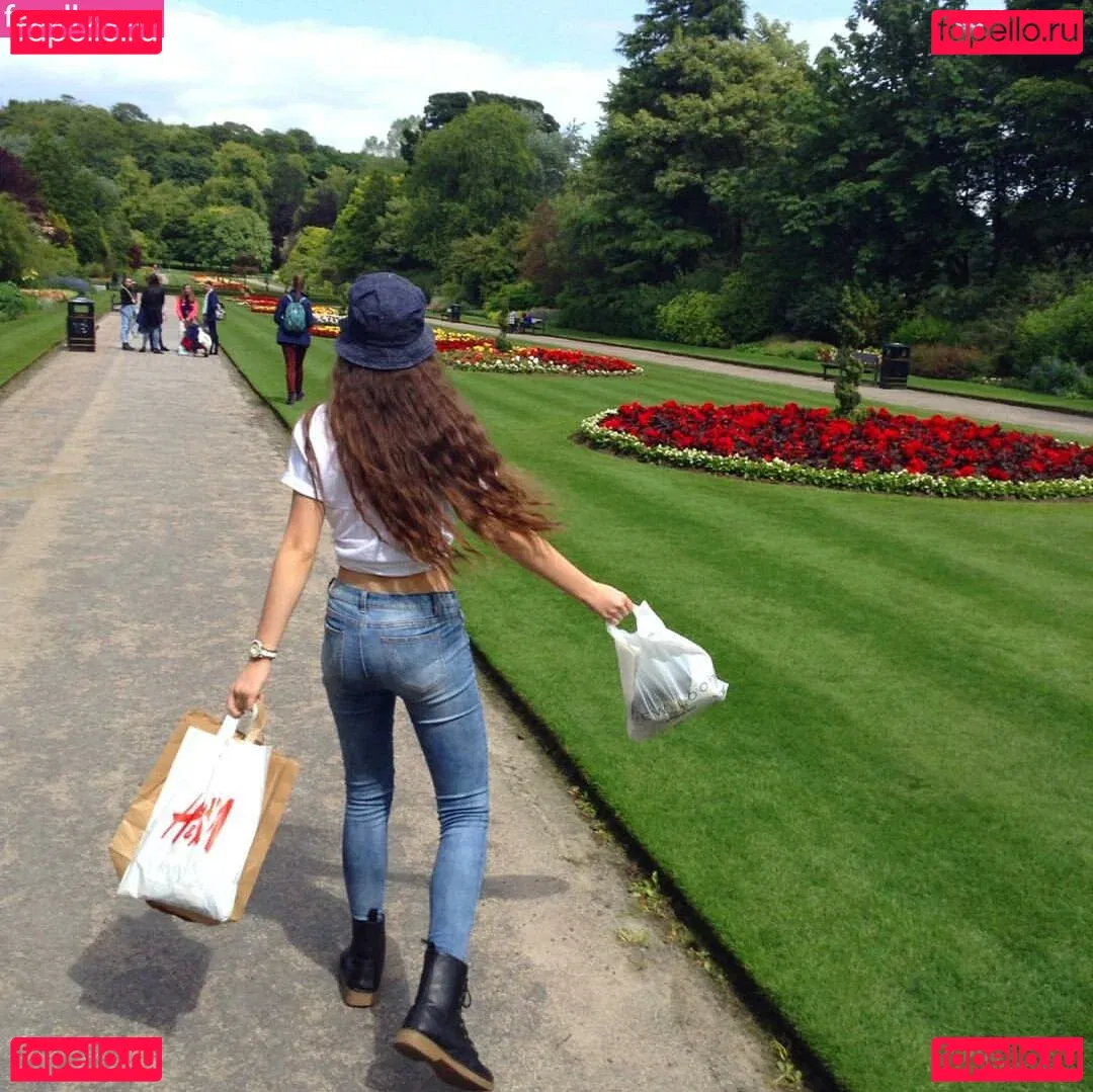 moremolly Onlyfans Photo Gallery 