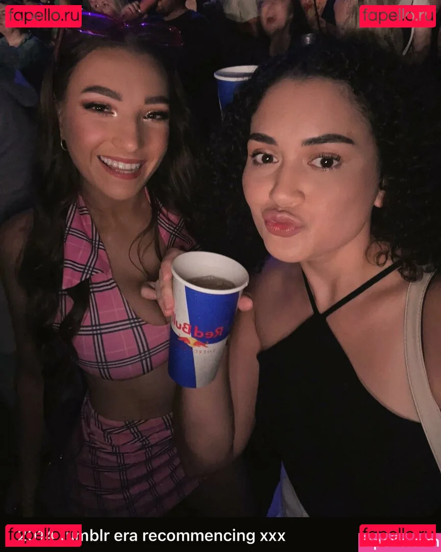 moremolly Onlyfans Photo Gallery 