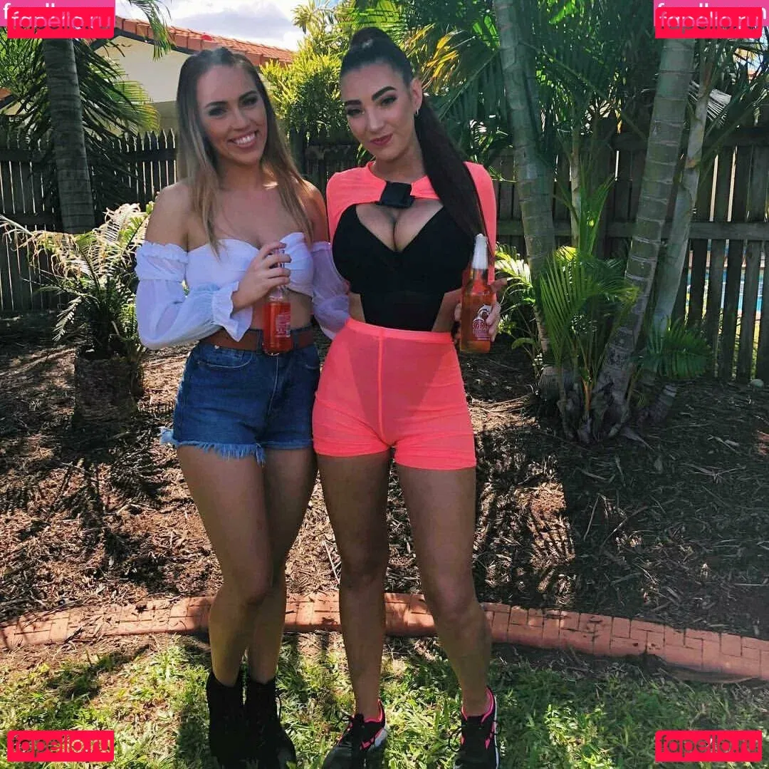 moremolly Onlyfans Photo Gallery 