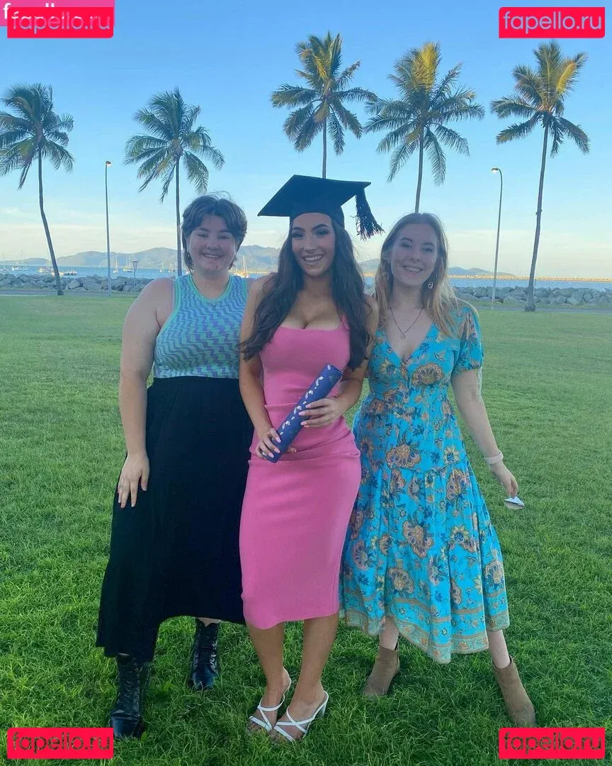 moremolly Onlyfans Photo Gallery 