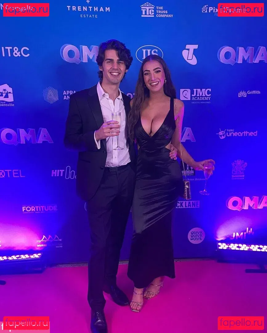 moremolly Onlyfans Photo Gallery 