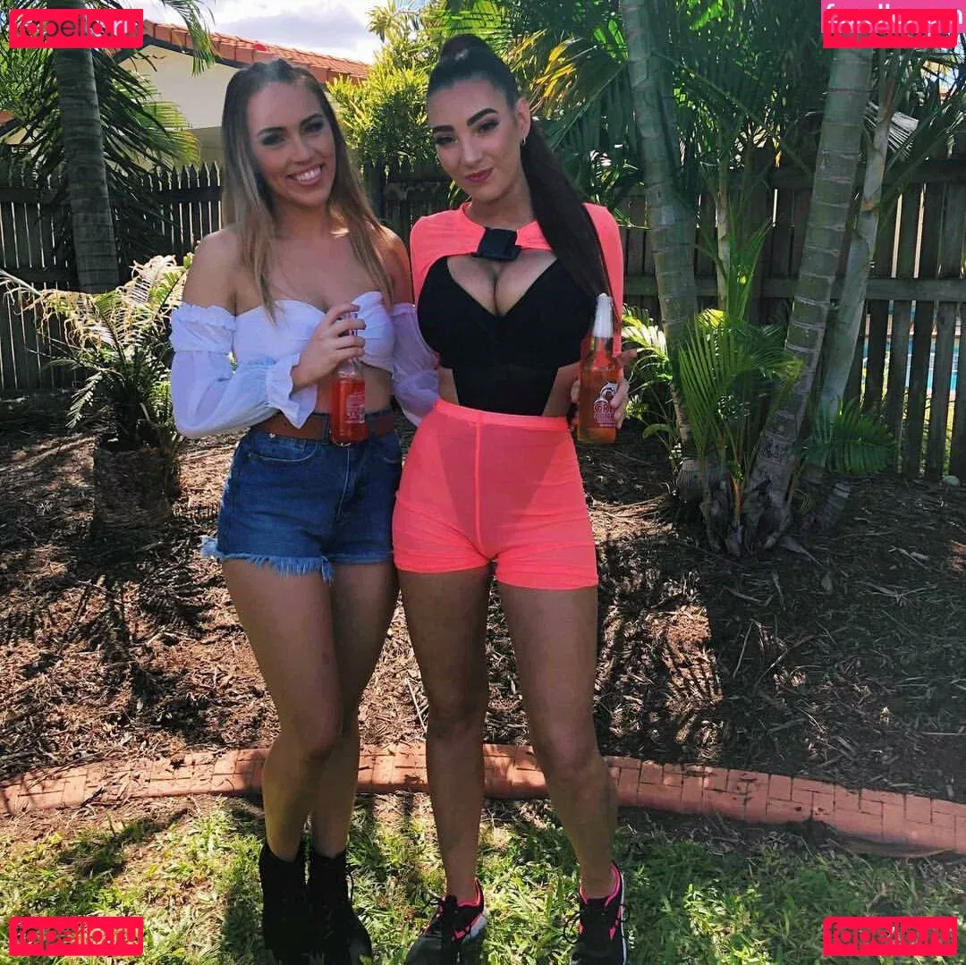 moremolly Onlyfans Photo Gallery 