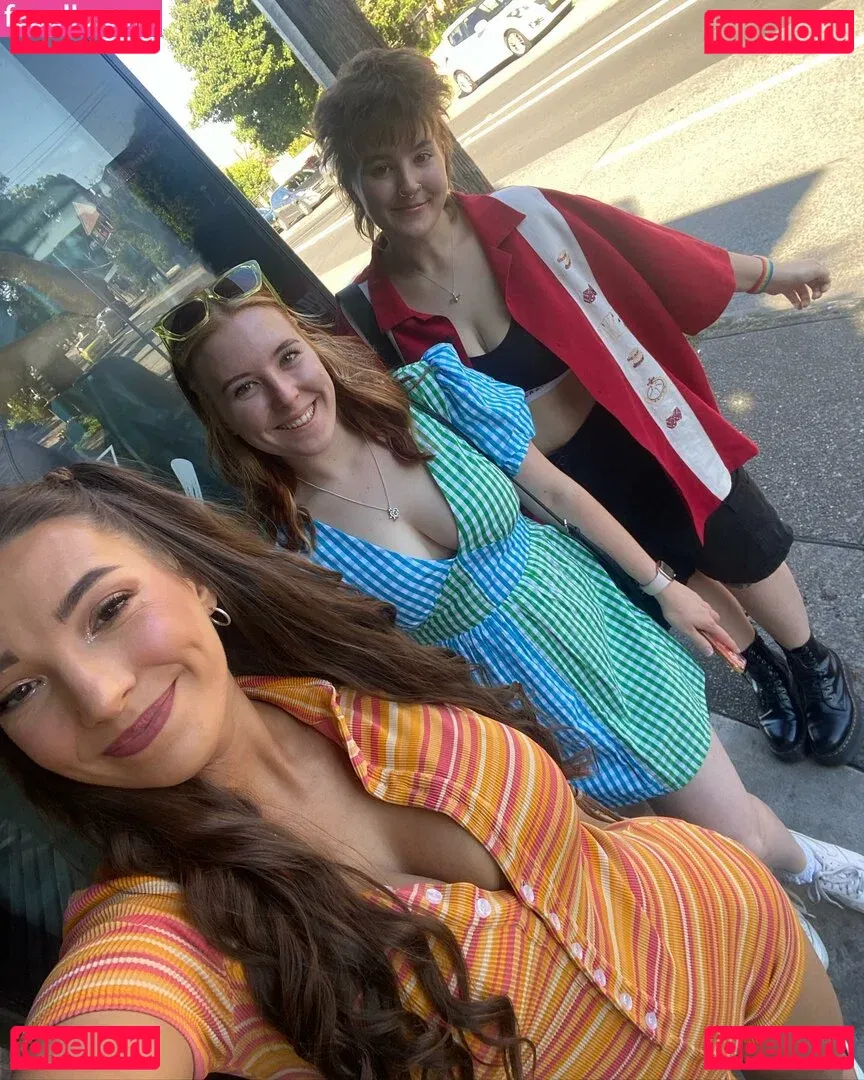 moremolly Onlyfans Photo Gallery 