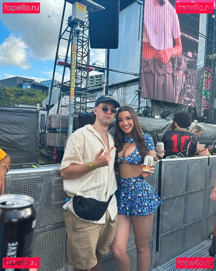 moremolly Onlyfans Photo Gallery 