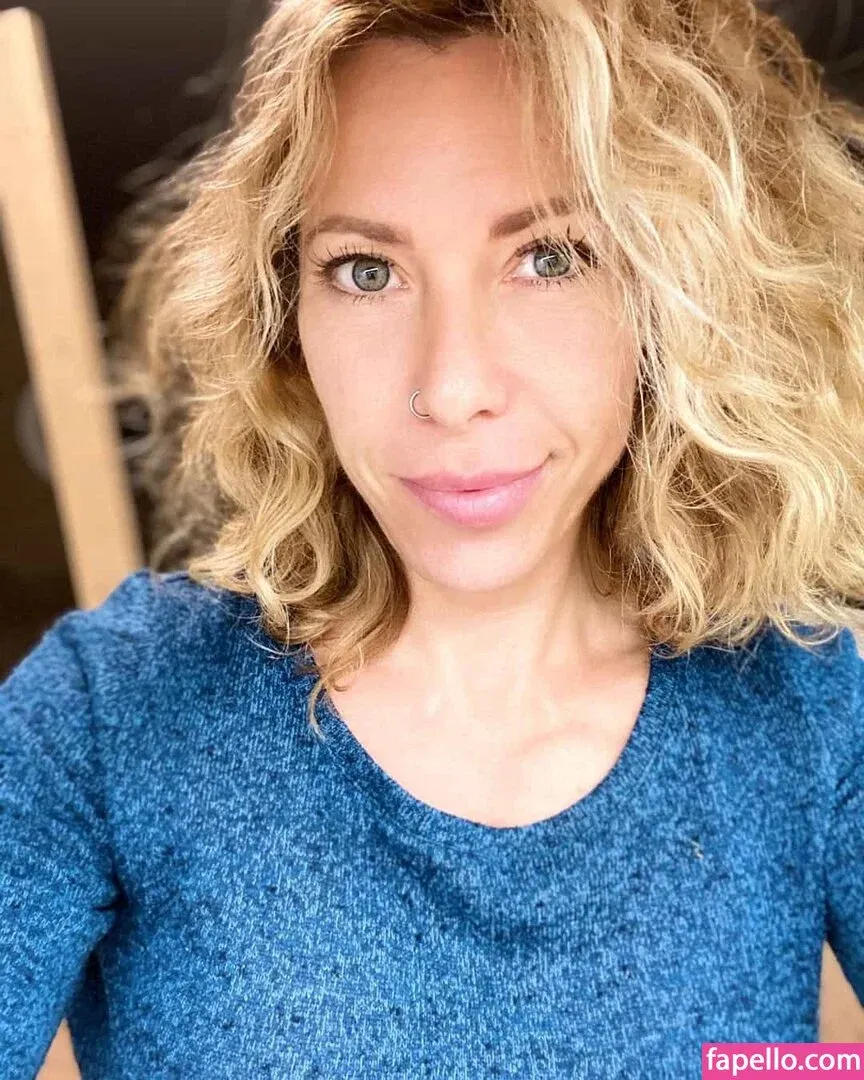 YourFriendsHotMomVIP Onlyfans Photo Gallery 