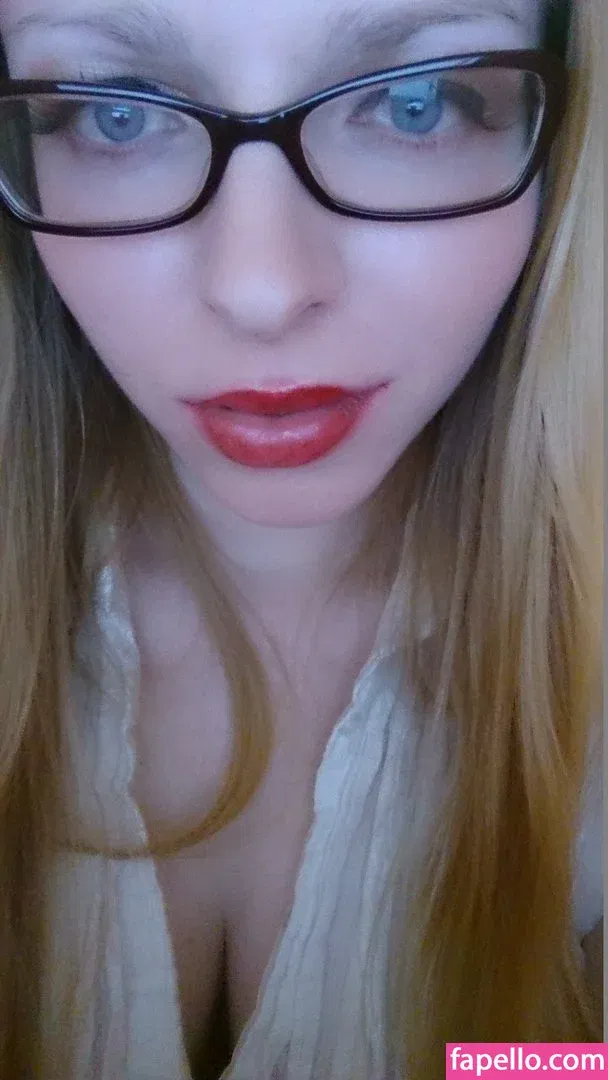 RedHotSillyFecker Onlyfans Photo Gallery 