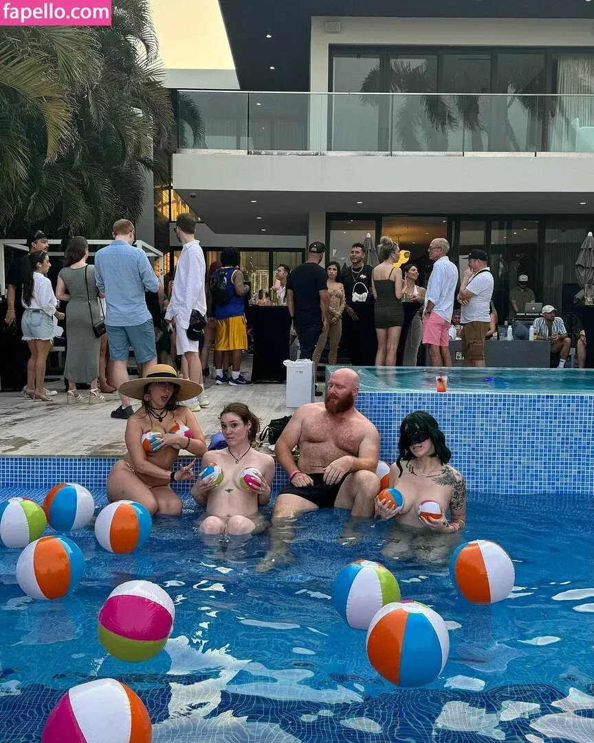 Grey Desire Onlyfans Photo Gallery 