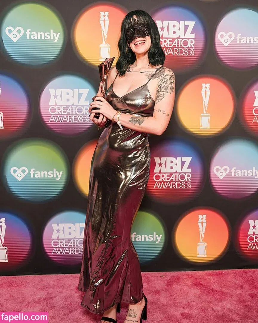 Grey Desire Onlyfans Photo Gallery 