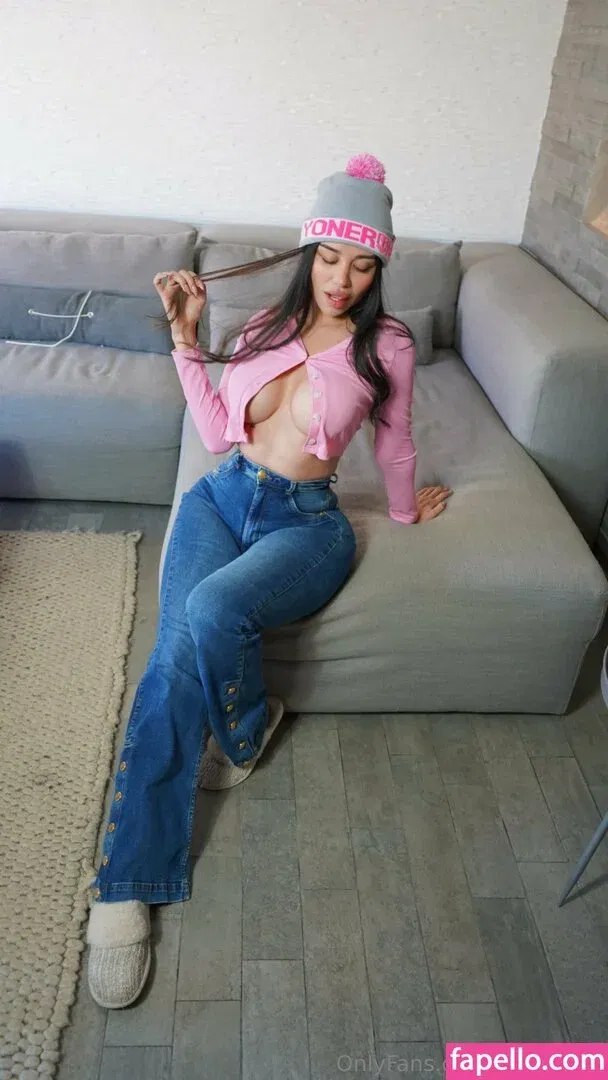 Aletrevino Onlyfans Photo Gallery 