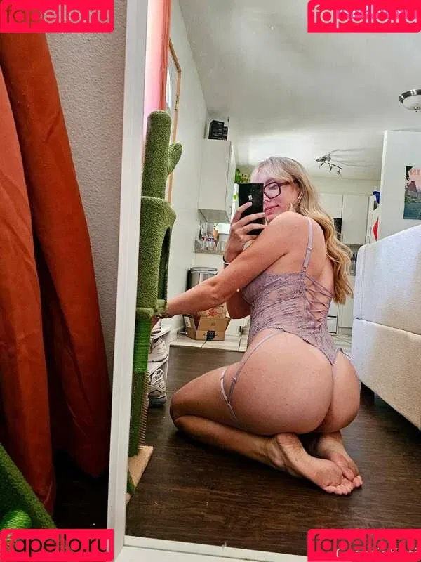 Cosmic Kitti Onlyfans Photo Gallery 