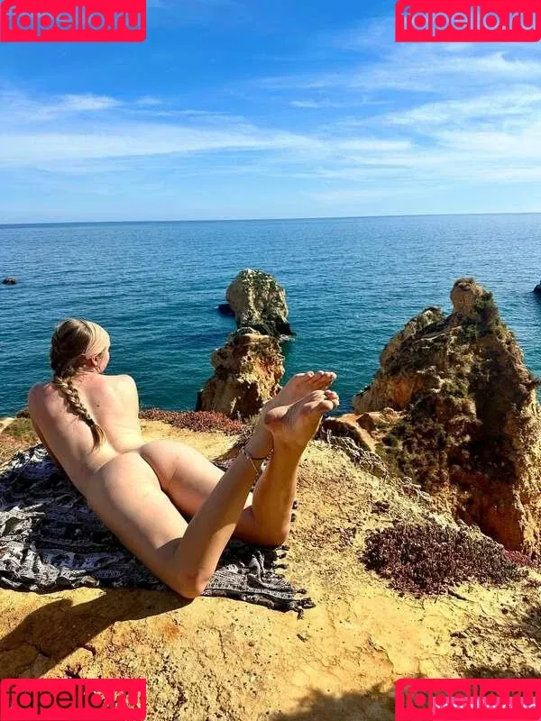 Cosmic Kitti Onlyfans Photo Gallery 
