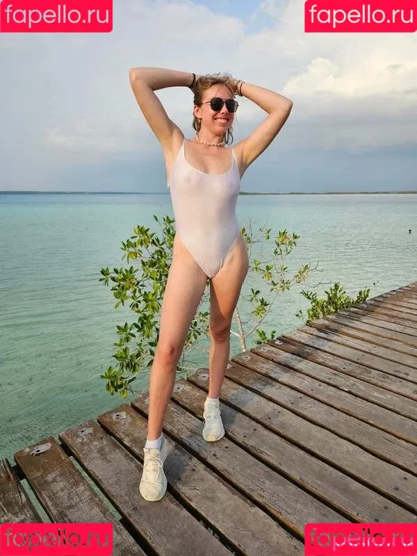 Cosmic Kitti Onlyfans Photo Gallery 