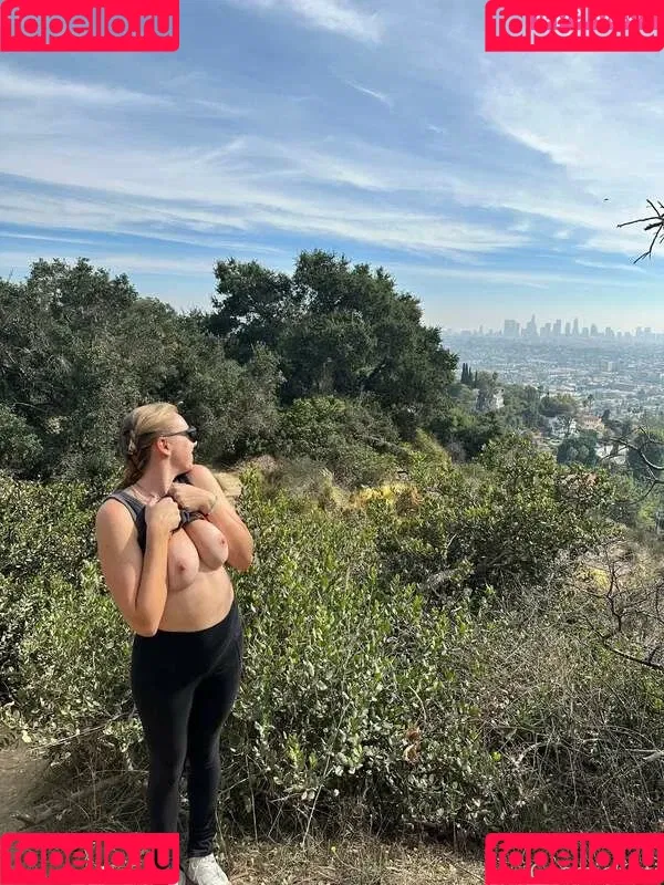 Cosmic Kitti Onlyfans Photo Gallery 
