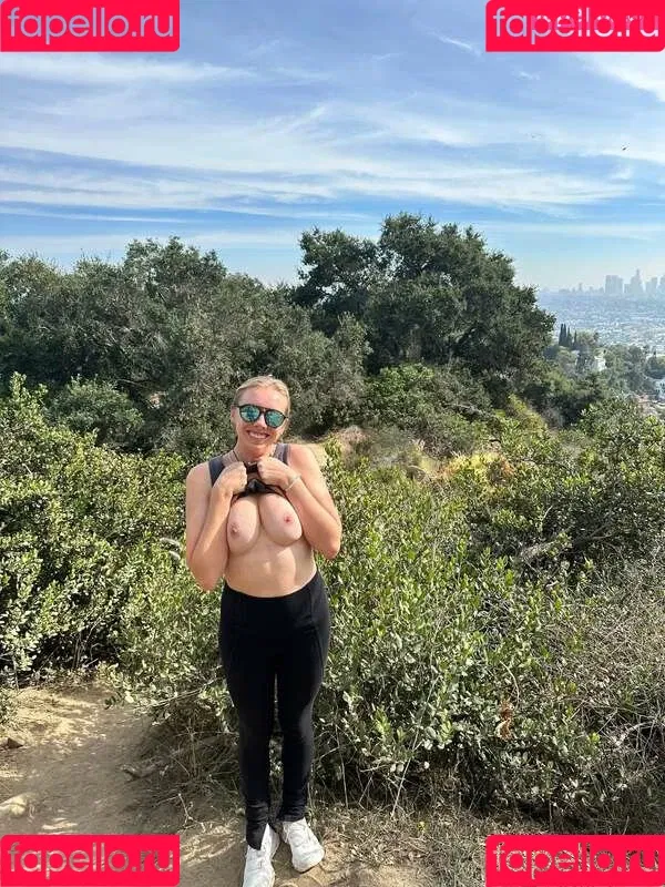 Cosmic Kitti Onlyfans Photo Gallery 