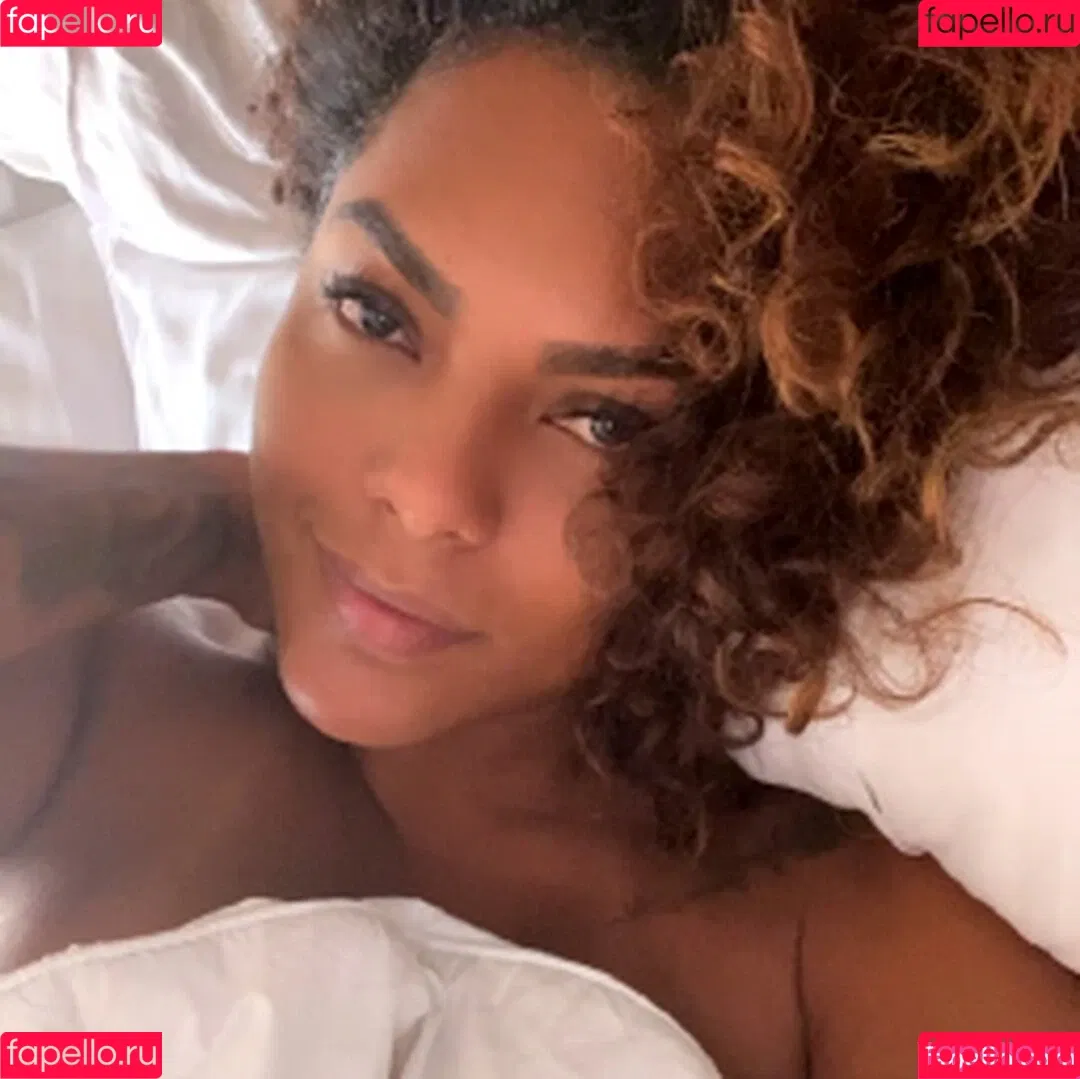 Carla Morelli Onlyfans Photo Gallery 