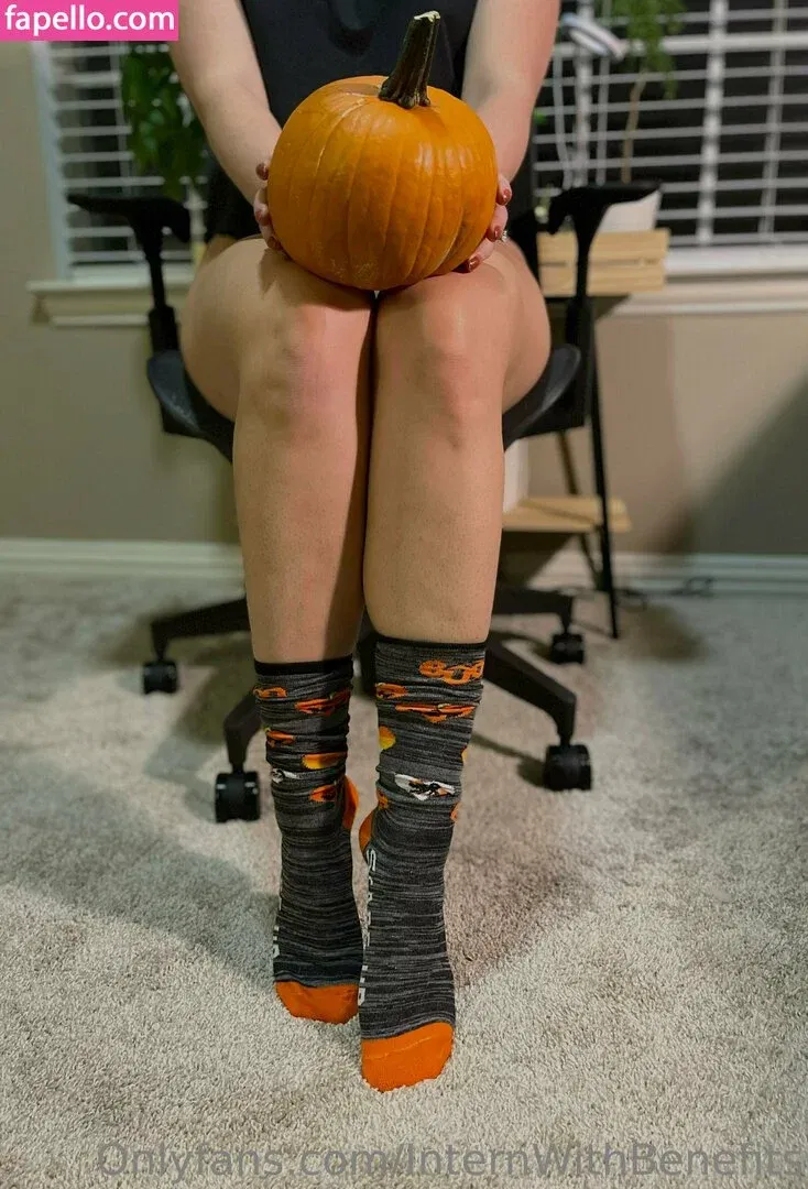 internwithbenefits Onlyfans Photo Gallery 