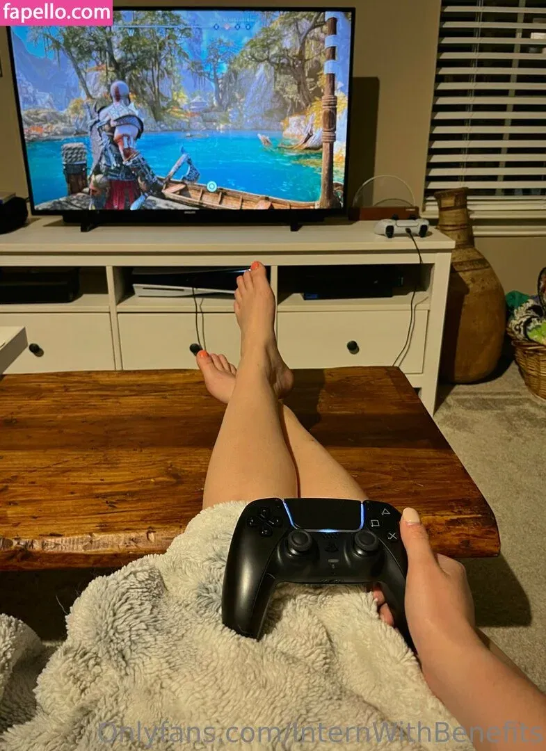 internwithbenefits Onlyfans Photo Gallery 