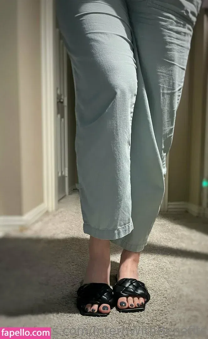 internwithbenefits Onlyfans Photo Gallery 